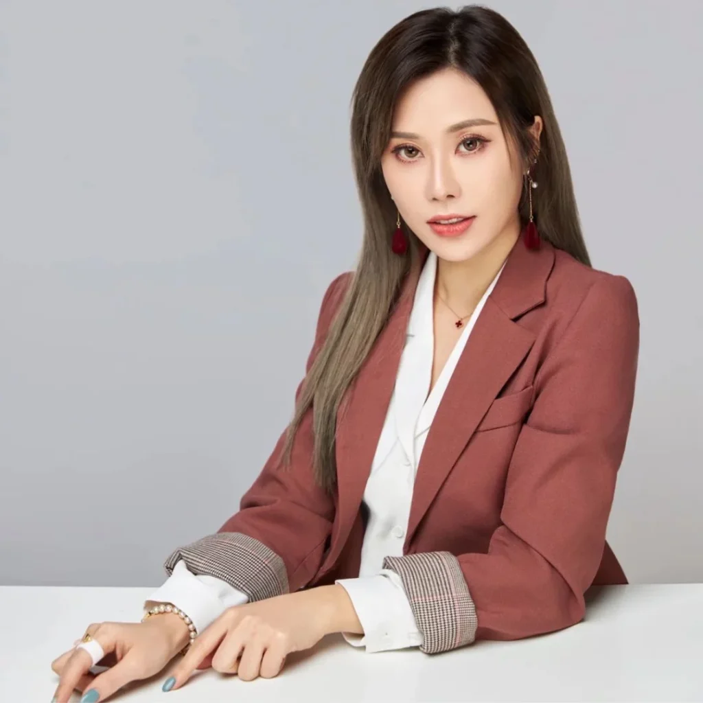Yuki Liang 2 Senior Student Enrollment Counsellor Elite College 1
